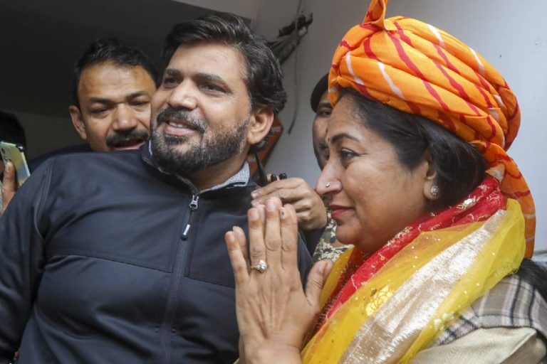 Rekha Gupta : वह सब संभाल लेंगी, दिल्ली की सीएम रेखा गुप्ता की सास को बहू पर पूरा भरोसा