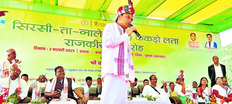 Ranchi News : कल्याण मंत्री ने सिरासिता नाले तीर्थ का दर्शन किया