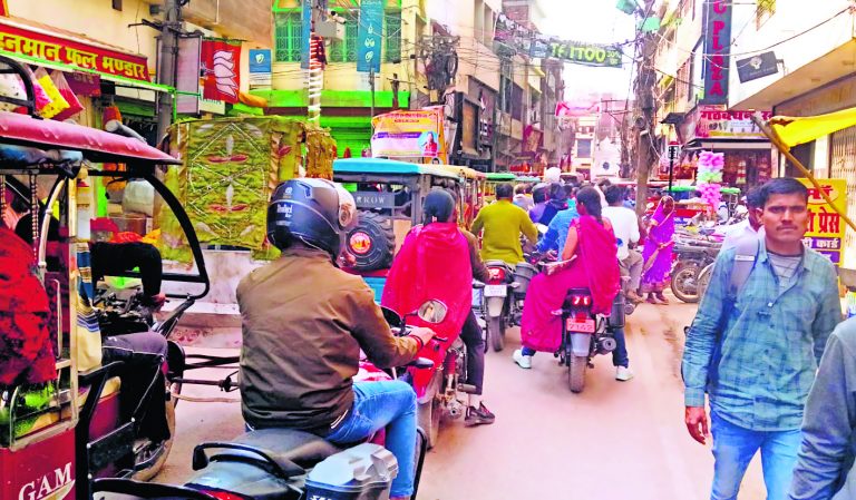 शहर में लगने वाली जाम के कारण आम-आवाम से लेकर खास वर्ग तक परेशान