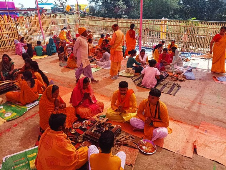 शब- ए- बारात को लेकर अदा की गयी विशेष नमाज