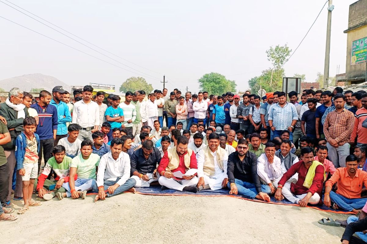 palamu road accident road jam pipra