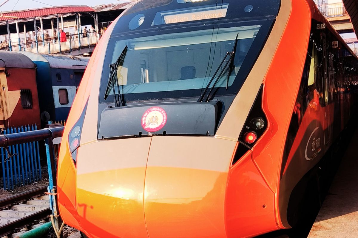 ranchi varanasi vande bharat express
