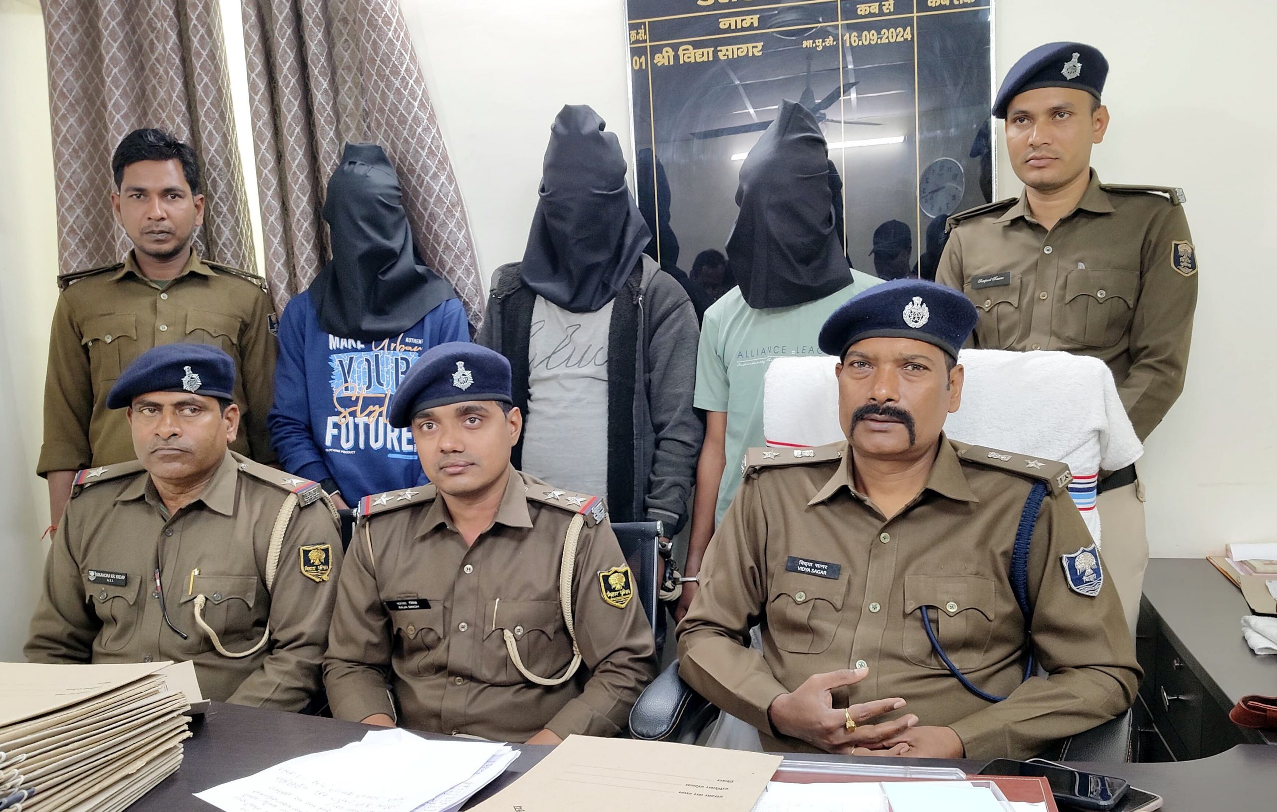 पुलिस की गिरफ्त में आरोपी
