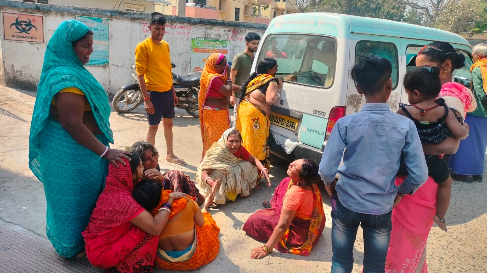 lakhisarai road accident