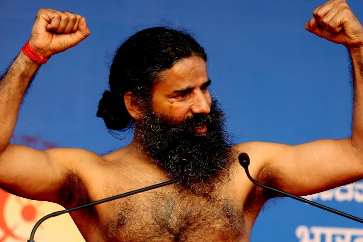 Baba Ramdev jump into Ganga in Haridwar