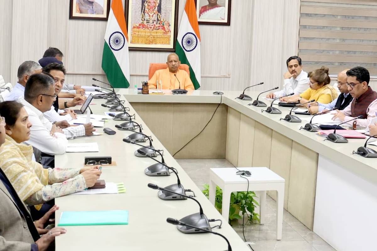CM Yogi Adityanath in Meeting