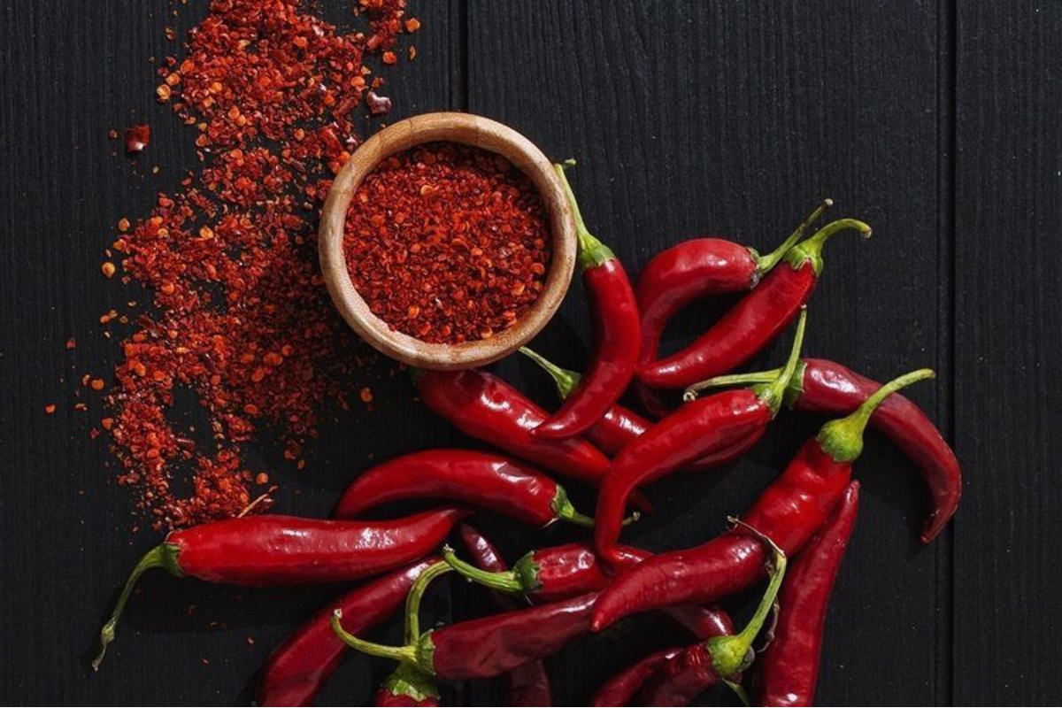 Chilli Flakes Recipe: घर पर इस तरह बनाएं चिली फ्लेक्स खाने का स्वाद होगा दोगुना