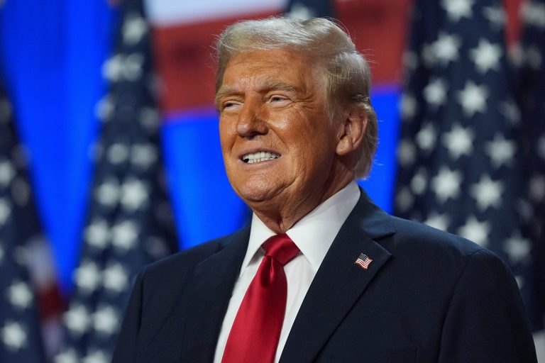 US vs Canada: टैरिफ की जंग में अमेरिका से आर-पार के मूड में कनाडा, ट्रूडो ने कहा- 51 वां राज्य बनाने की कोशिश में हैं ट्रंप!