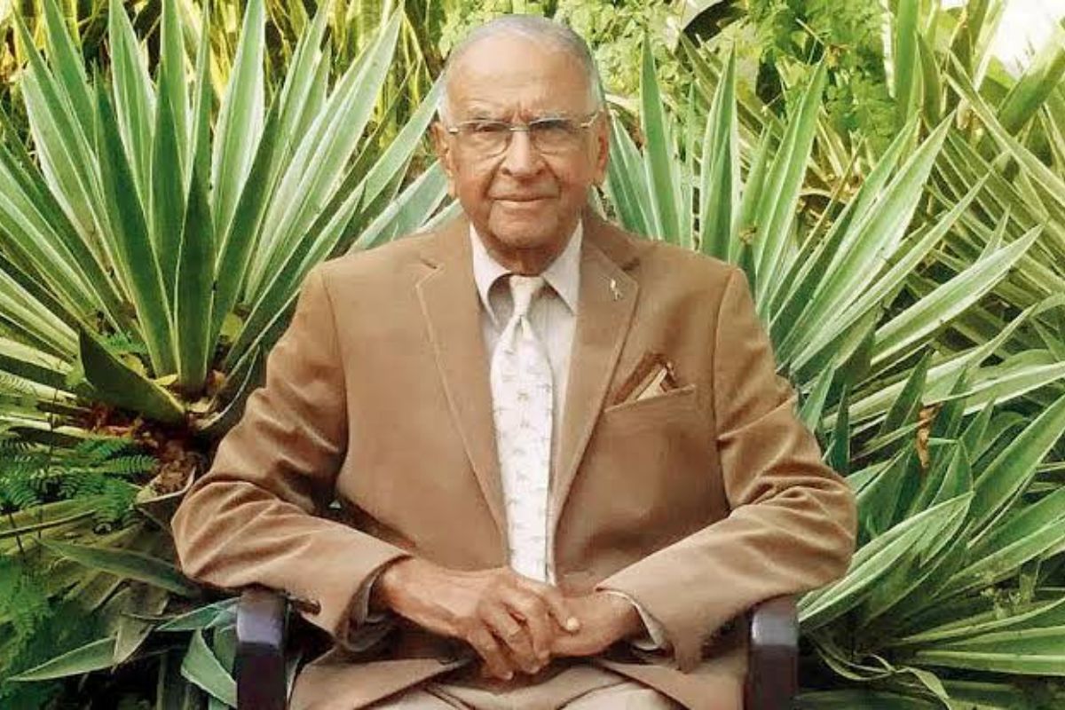 Dr M K Ranjitsinh in Hindi