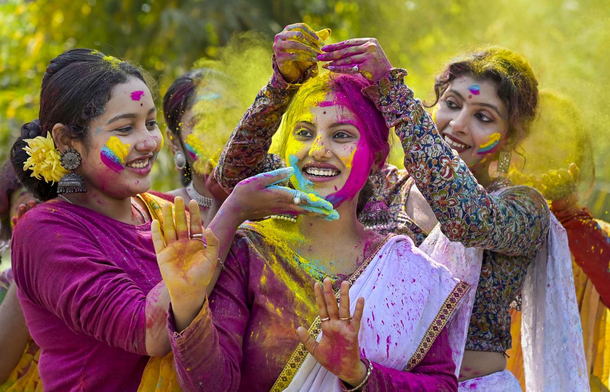 Holi Accessories Collection