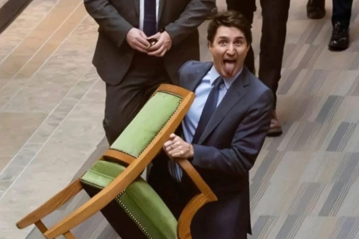 Justin Trudeau Exits Parliamen