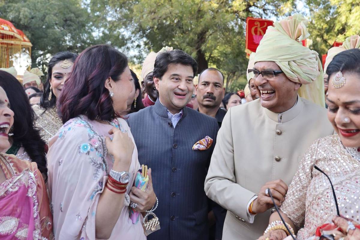 Jyotiraditya Scindia with Shivraj Singh Chouhan