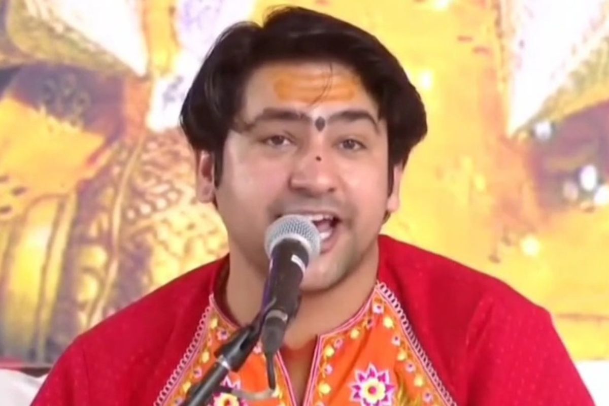 बागेश्वर धाम के प्रमुख धीरेंद्र कृष्ण शास्त्री
