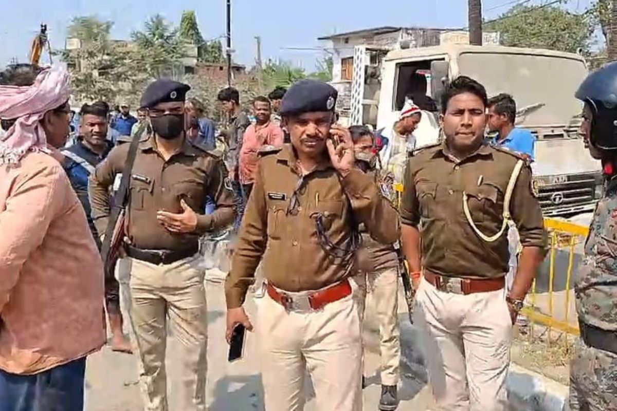 हादसे के बाद मौके पर पहुंची पुलिस