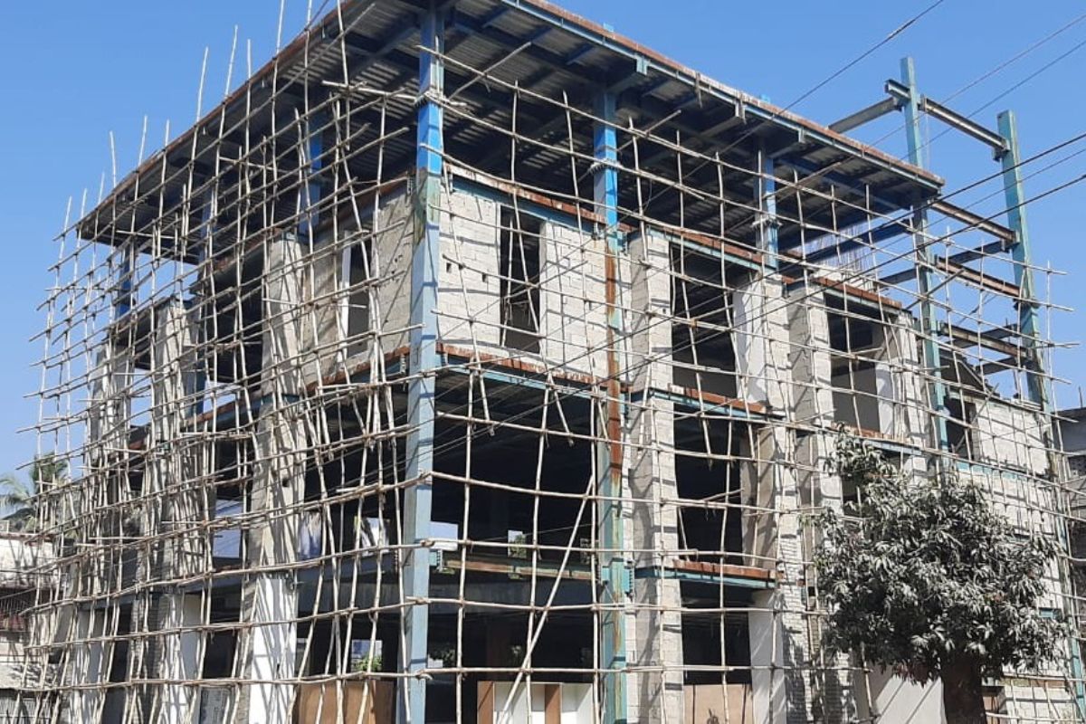 निर्माणाधीन खादी मॉल