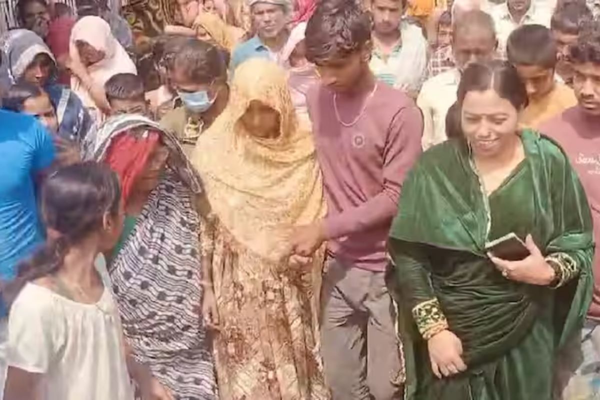 गोल्डेन सूट में दिलसही