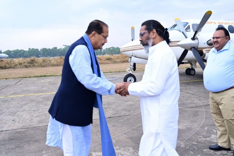 झारखंड के मंत्री राधाकृष्ण किशोर बेहतर इलाज के लिए गए नयी दिल्ली, सीएम हेमंत सोरेन ने की मुलाकात