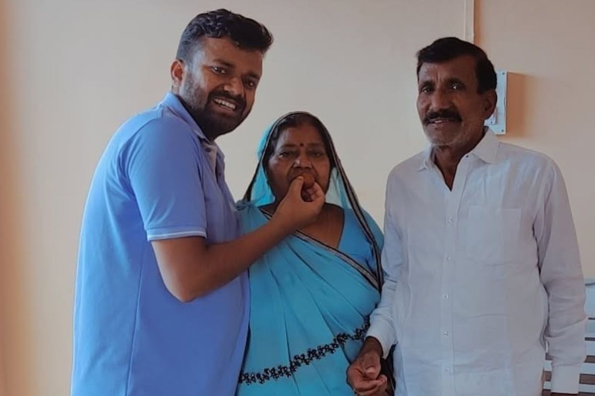 Rakesh Kumar Paswan with parents