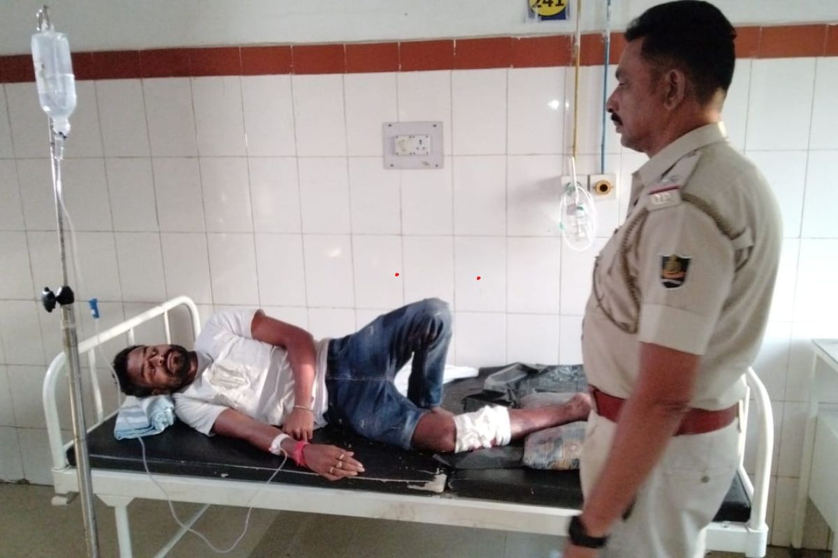 अस्पताल में इलाजरत घायल बदमाश, Prabhat Khabar