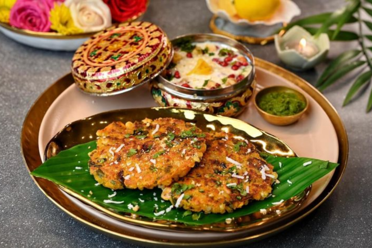 Vrat Special Sabudana Thalipeeth Recipe: उपवास में बनाएं कुरकुरी और स्वादिष्ट साबुदाना थालीपीठ