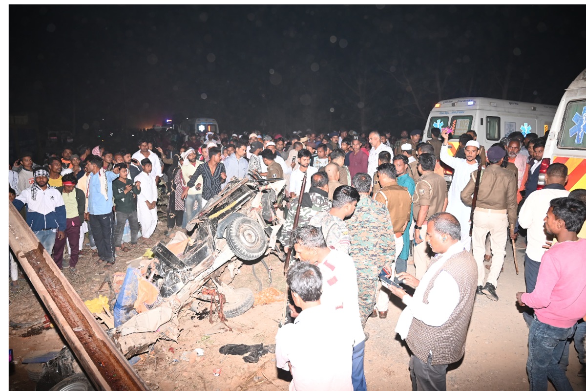 Sitamarhi Uncontrolled Truck Rammedhan Auto