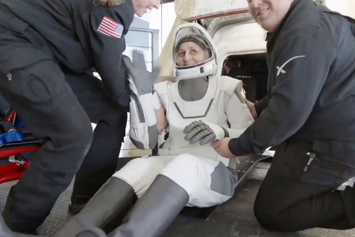 Sunita Williams leg started trembling on earth
