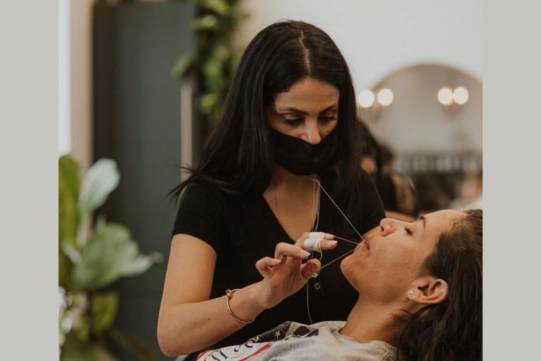 Threading or Waxing: थ्रेडिंग या वैक्सिंग- अपर लिप्स के लिए क्या है सही