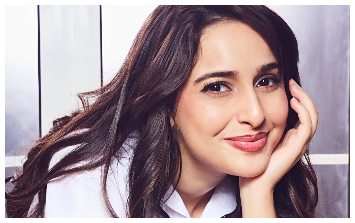 actress sadia khateeb