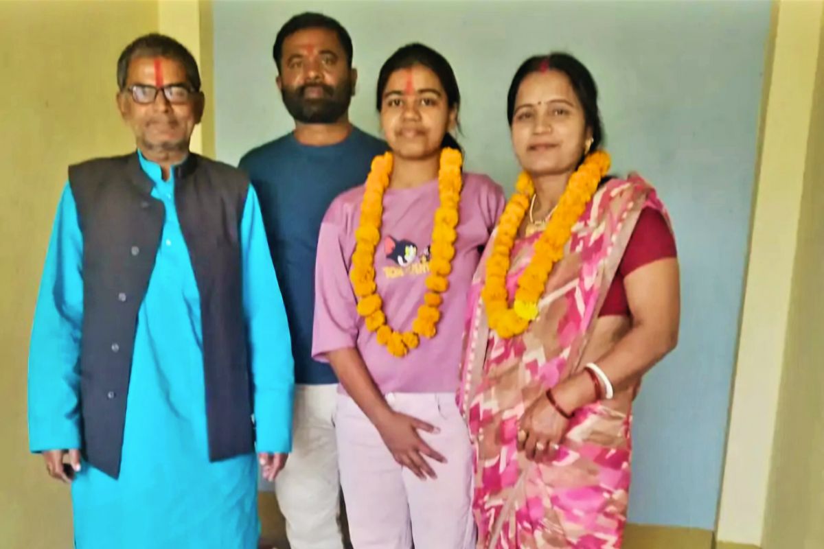arts topper anshu| Bihar 12th arts topper Anshu's story of struggle, she wants to serve the society by becoming an IPS