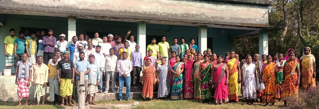 JAMSHEDPUR NEWS : प्रस्तावित मानगो नगर निगम और अंचल कार्यालय बनाने के खिलाफ सामुदायिक विकास भवन खिकड़ीघुटू, बालीगुमा में बालीगुमा और गोड़गोड़ा ग्रामसभा की बैठक हुई. इसमें बालीगुमा श्मशान भूमि, बिदु चांदान जाहेर गाढ़ की भूमि का अतिक्रमण नहीं होने देने की बात कही गयी