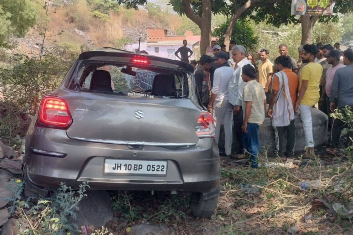 dhanbad road accident
