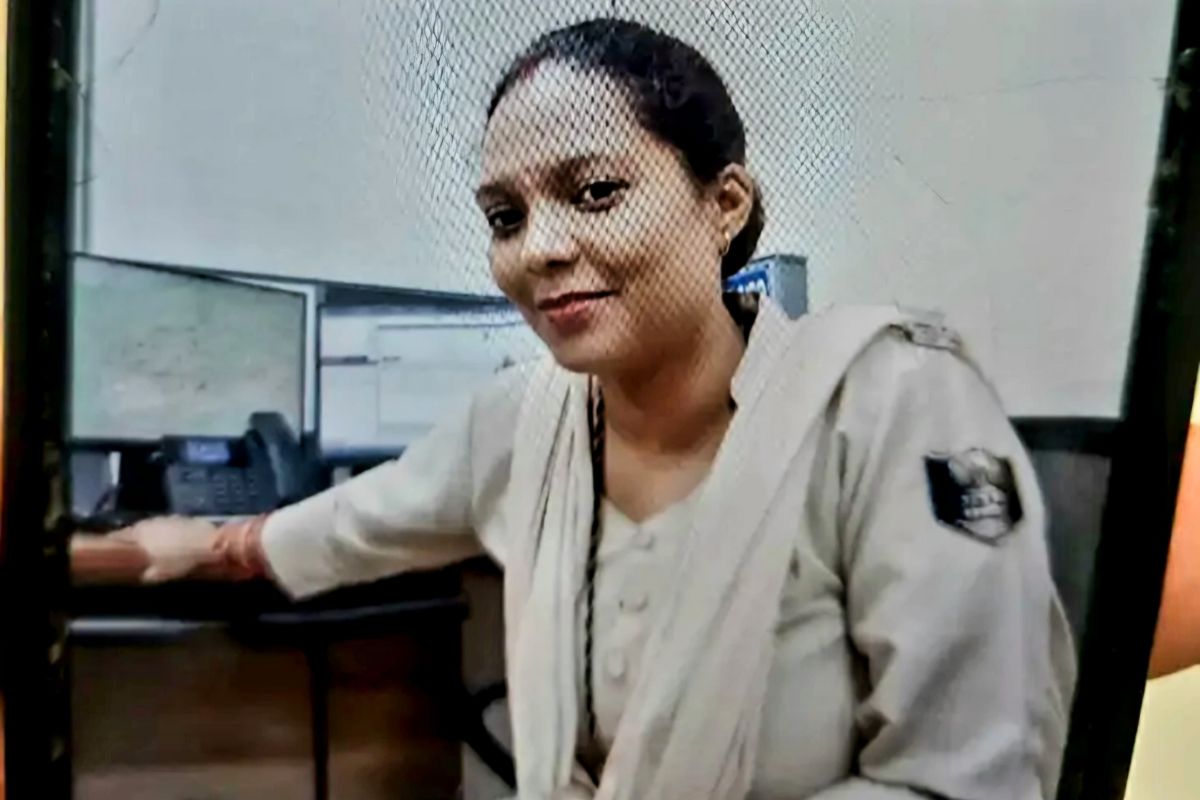 female constable news| After a road accident, a female constable died in agony on the road in Patna