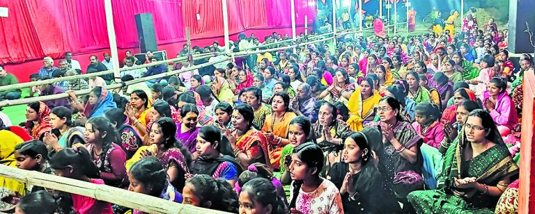 केवट प्रसंग व भरत मिलाप के मार्मिक वर्णन से नम हुईं आंखें