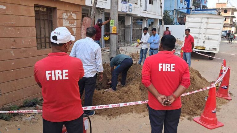 गैस पाइप लाइन में लीकेज से घंटों मची रही अफरा-तफरी