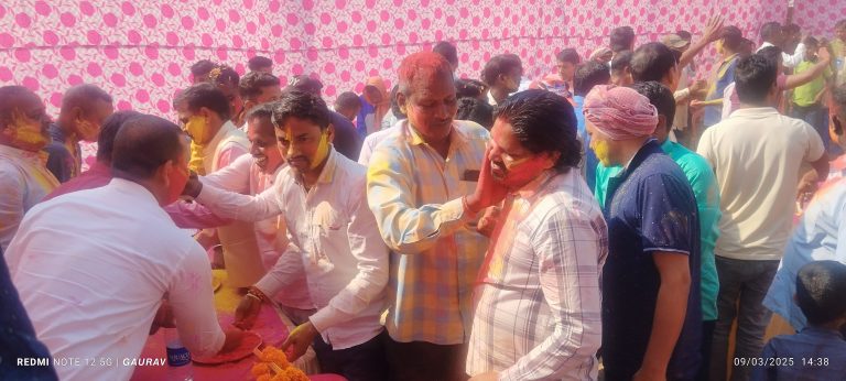 Giridih News :तेली समाज कल्याण समिति ने किया होली मिलन समारोह