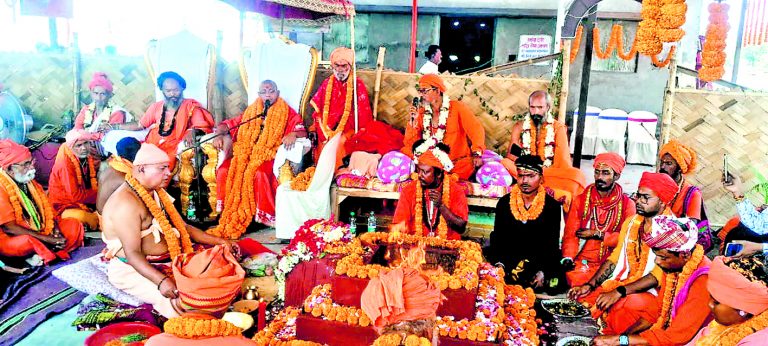 दुर्गापुर : माया देवी तारा आश्रम में की गयी नर नारायण सेवा