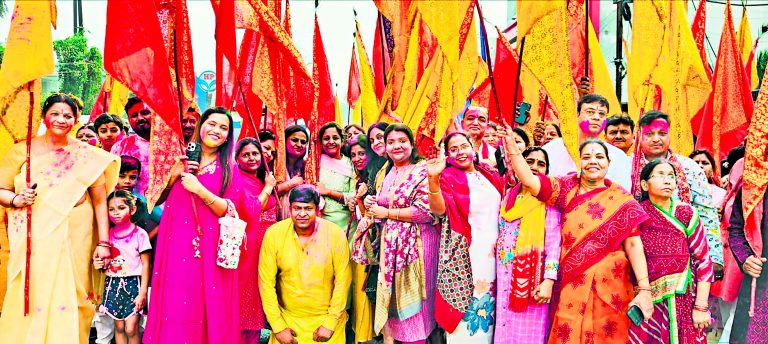 Dhanbad News : श्याम बाबा के भक्तों ने अर्पण किया निसान