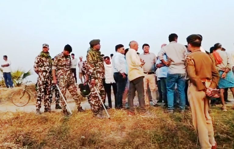 Aurangabad News : बिना मुआवजा दिये एक्सप्रेस वे निर्माण कराने पुलिस लेकर पहुंची कंपनी, ग्रामीणों ने रोका