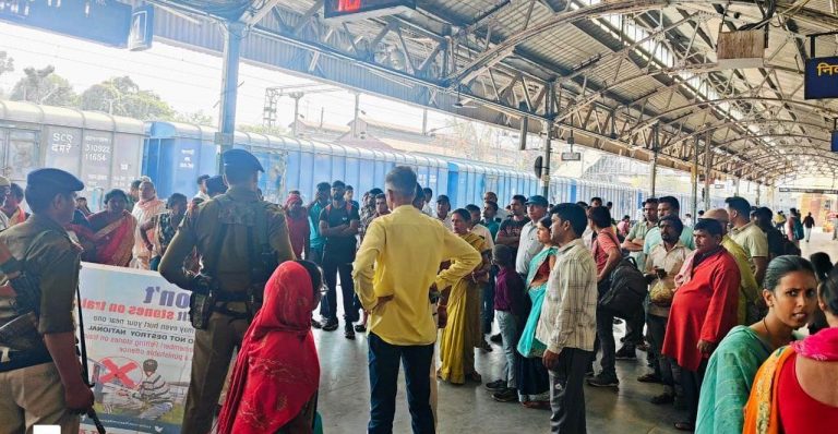 आरपीएफ ने जमालपुर स्टेशन परिसर में चलाया जागरूकता अभियान