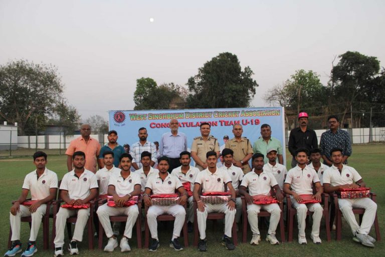 Chaibasa News : जिले के खिलाड़ी एक दिन झारखंड व भारत का नाम रोशन करेंगे : डीआइजी