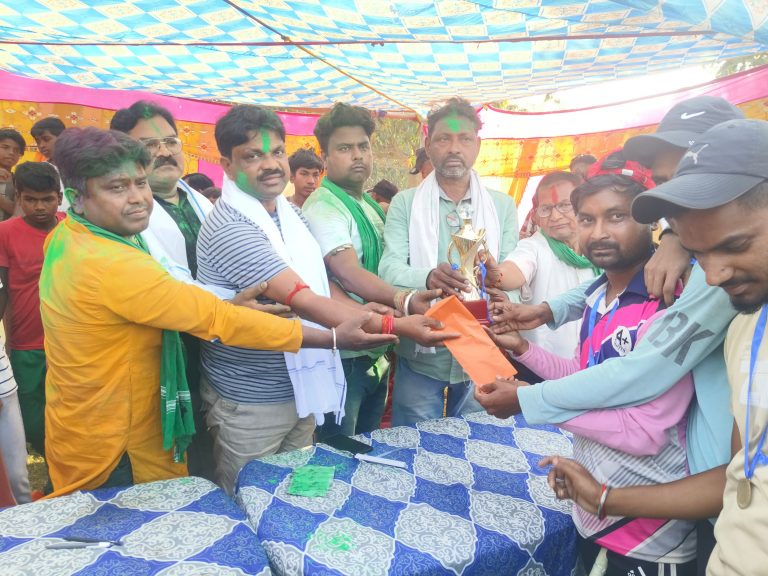 तीनपहाड़ टीम ने मंगलहाट को किया पराजित