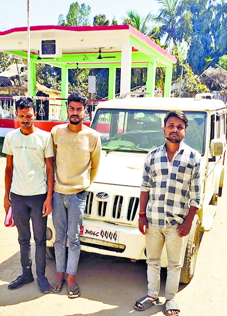Gopalganj News  : यूपी के बॉर्डर से कोन्हवां तक हाइवे पर सक्रिय है वाहनों से अवैध वसूली करने वाला रैकेट