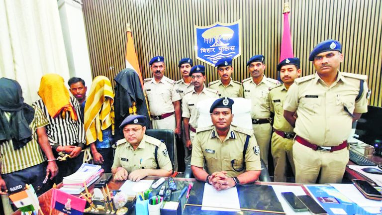Saran News : डकैती की योजना बना रहे सात अपराधी हथियार के साथ गिरफ्तार