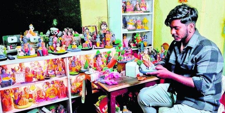 यूट्यूब पर हाथ की अनोखी कला से जलवा बिखेर रहे हैं सिंटू कुमार