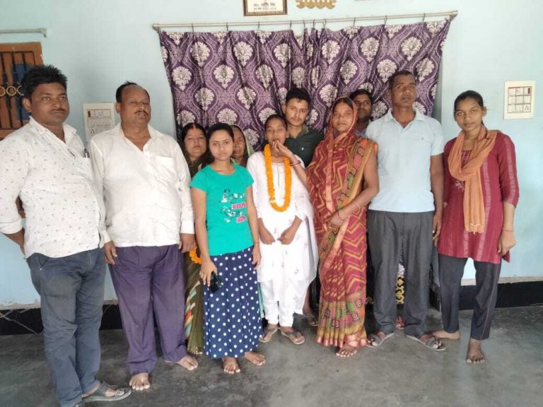 Samastipur News:सब्जी विक्रेता की बेटी ने मैट्रिक परीक्षा में लहराया परचम