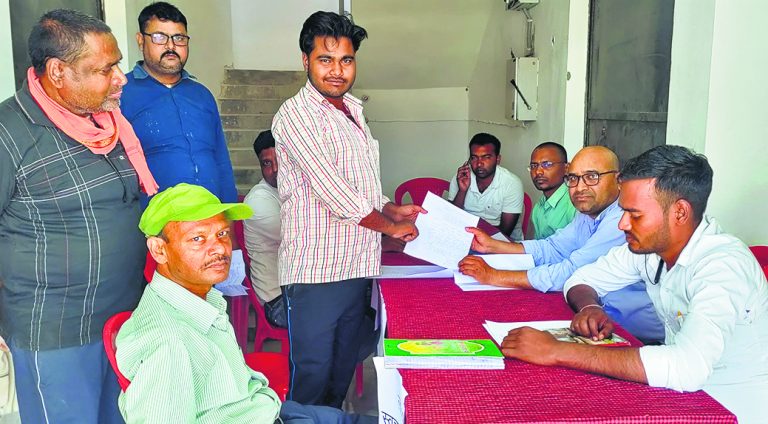 hajipur news. अपनी पंचायत-अपना प्रशासन शिविर में सुनी गयीं लोगों की समस्याएं