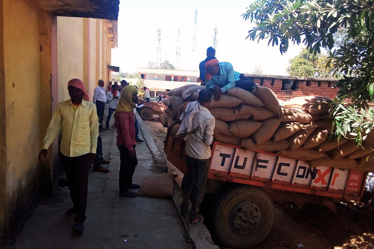 garhwa news jharkhand state food corporation grains missing