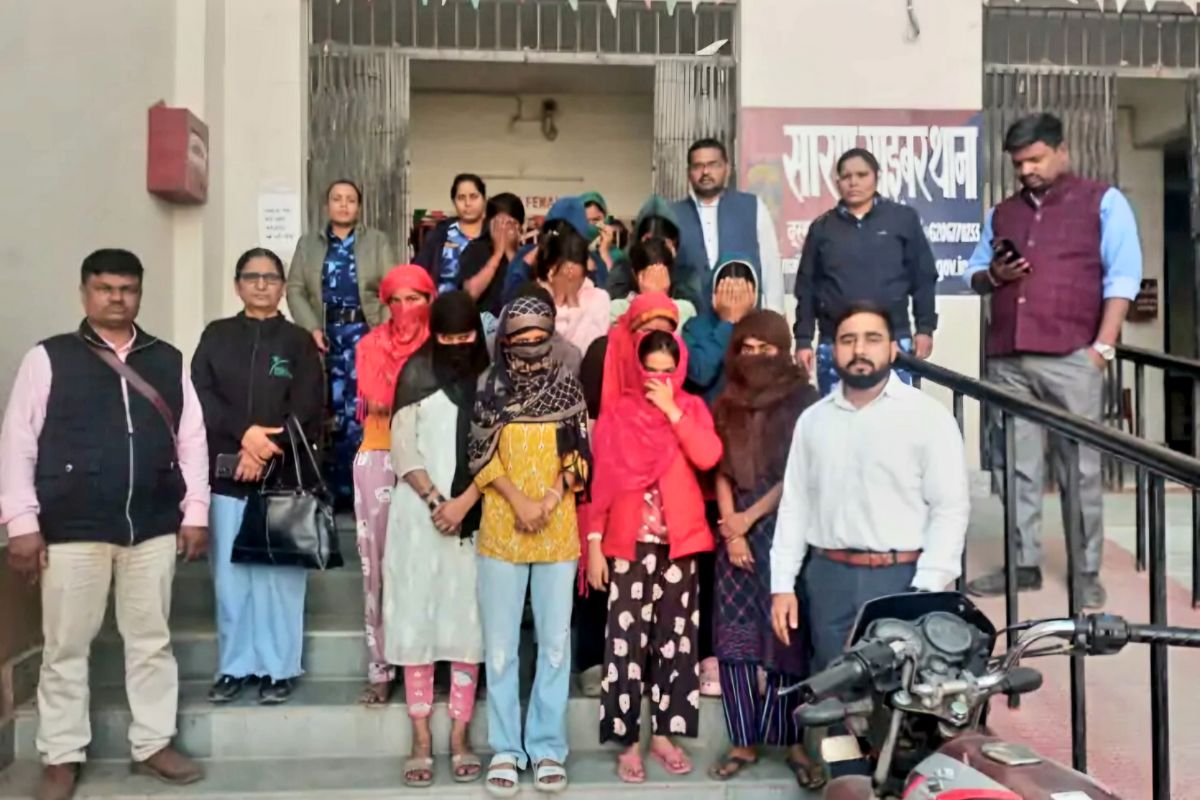 orchestra chapra news| 14 underage girls were freed from the orchestra