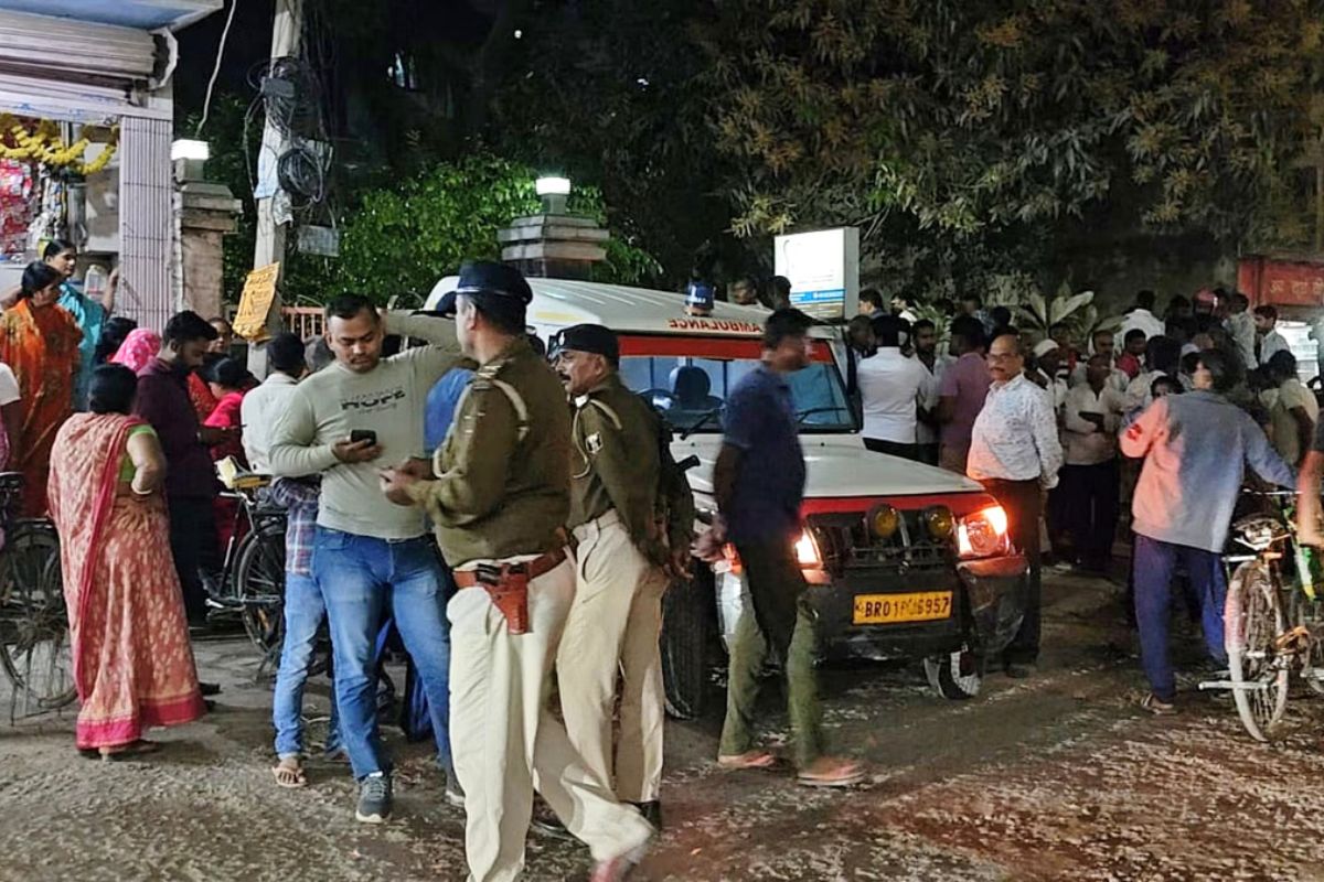 2 workers died after falling from a four-storey building in Patna