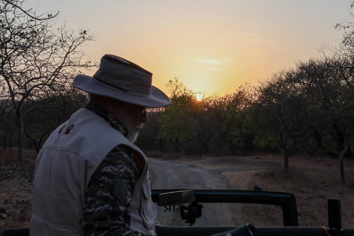 pm modi in gir national park